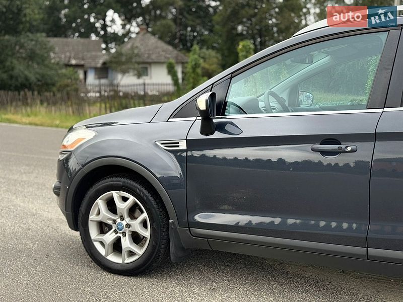 Внедорожник / Кроссовер Ford Kuga 2010 в Львове