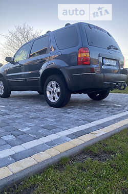 Внедорожник / Кроссовер Ford Maverick 2004 в 
