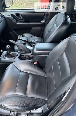 Внедорожник / Кроссовер Ford Maverick 2004 в 