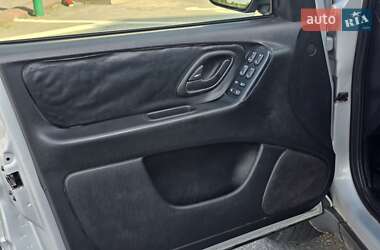 Внедорожник / Кроссовер Ford Maverick 2003 в 
