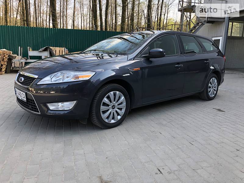 Ford Mondeo 2010 року