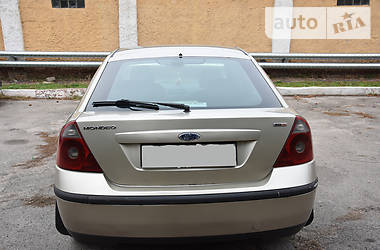 Ліфтбек Ford Mondeo 2003 в 