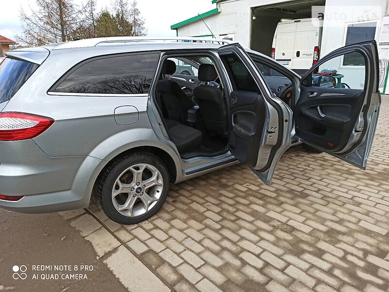 Седан Ford Mondeo 2010 в Дрогобичі