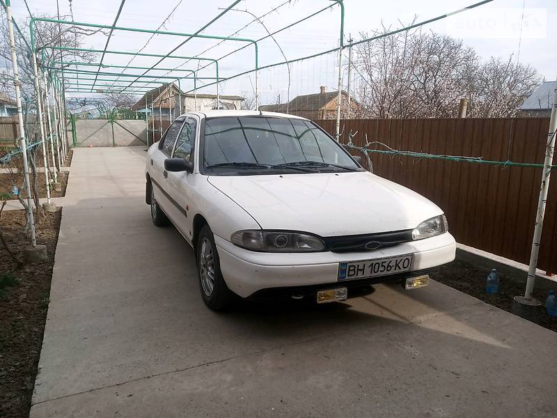 Седан Ford Mondeo 1993 в Білгороді-Дністровському