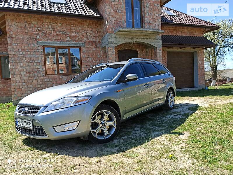 Седан Ford Mondeo 2010 в Дрогобичі