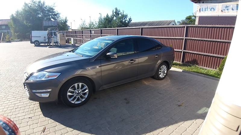 Седан Ford Mondeo 2012 в Сокале