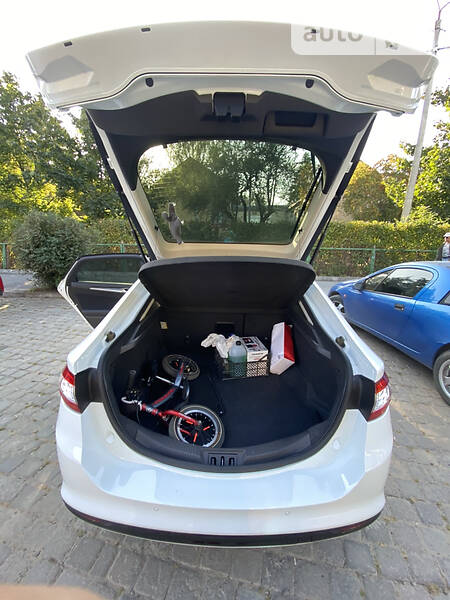 Лифтбек Ford Mondeo 2017 в Черновцах фото 23 Лифтбек Ford Mondeo 2017 в Черновцах