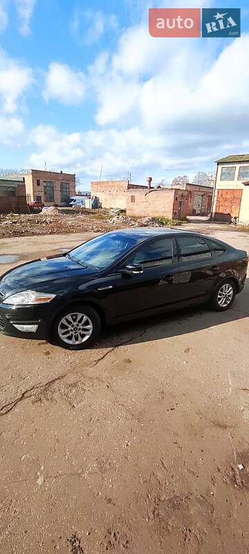 Лифтбек Ford Mondeo 2011 в Чернигове