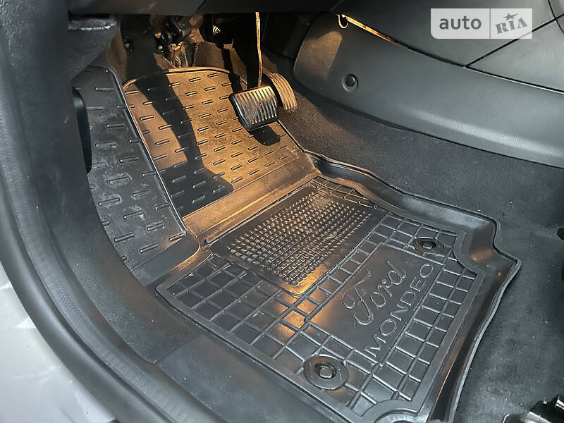Седан Ford Mondeo 2014 в Коломые