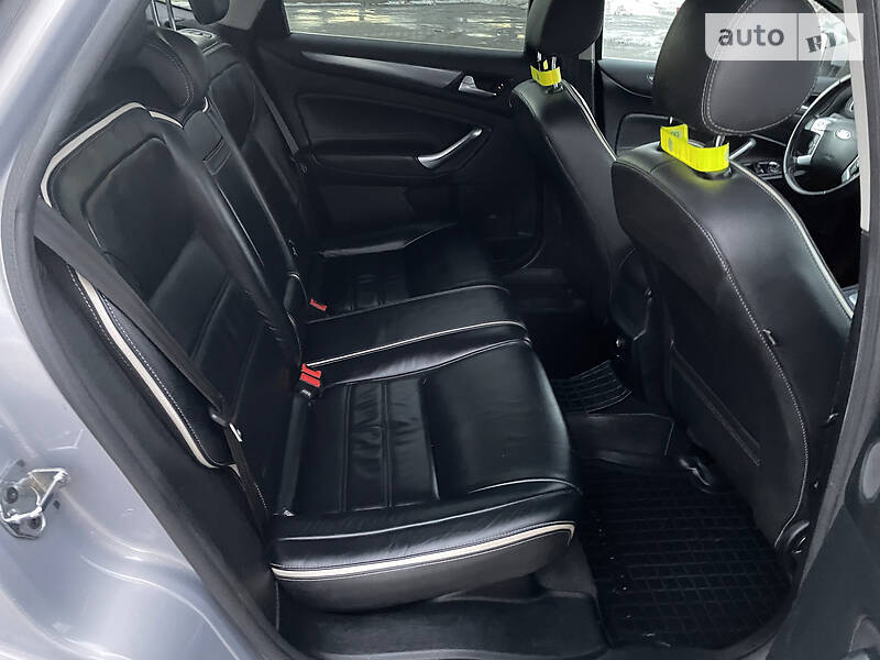 Седан Ford Mondeo 2014 в Коломые