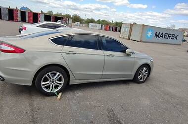 Седан Ford Mondeo 2015 в Ужгороде