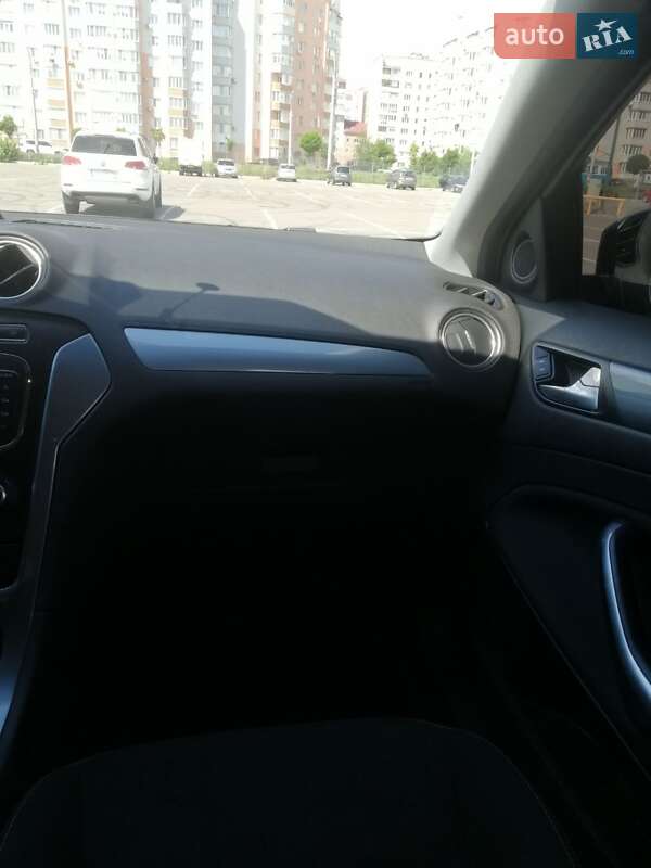 Седан Ford Mondeo 2011 в Виннице