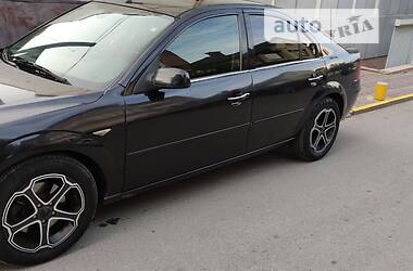 Хэтчбек Ford Mondeo 2004 в Черновцах