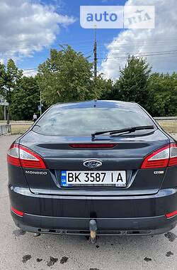 Ліфтбек Ford Mondeo 2007 в Рівному