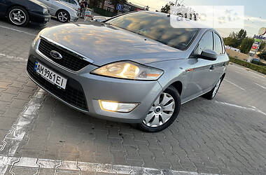 Лифтбек Ford Mondeo 2010 в 