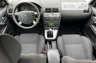 Лифтбек Ford Mondeo 2004 в Киеве