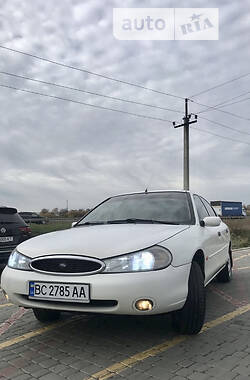 Седан Ford Mondeo 2000 в Львове