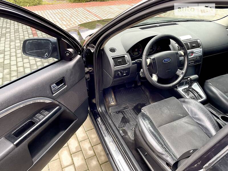 Седан Ford Mondeo 2006 в Хусте