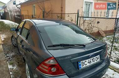 Хэтчбек Ford Mondeo 2005 в 