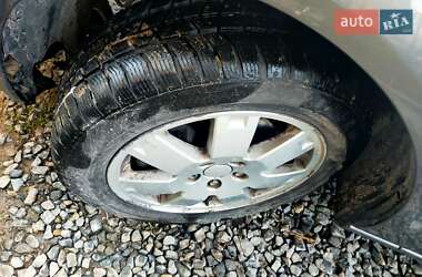 Хэтчбек Ford Mondeo 2005 в 