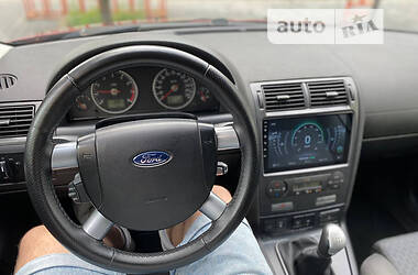 Лифтбек Ford Mondeo 2004 в 