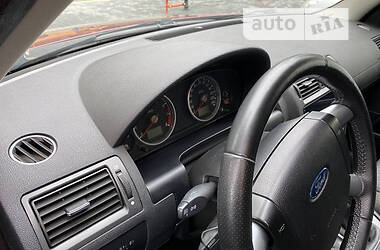Лифтбек Ford Mondeo 2004 в 