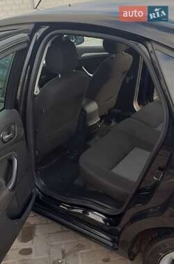 Лифтбек Ford Mondeo 2010 в 