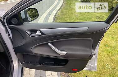 Универсал Ford Mondeo 2011 в 