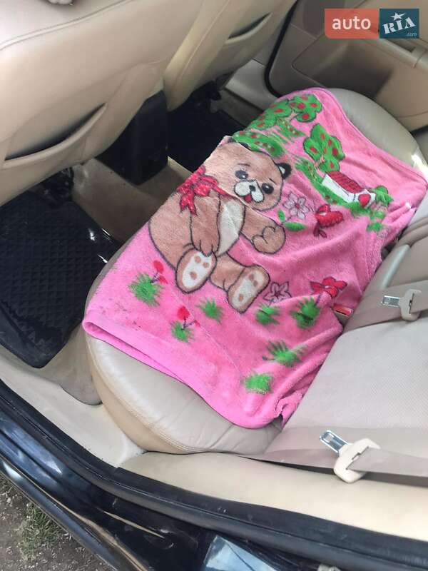 Седан Ford Mondeo 2004 в Хусте