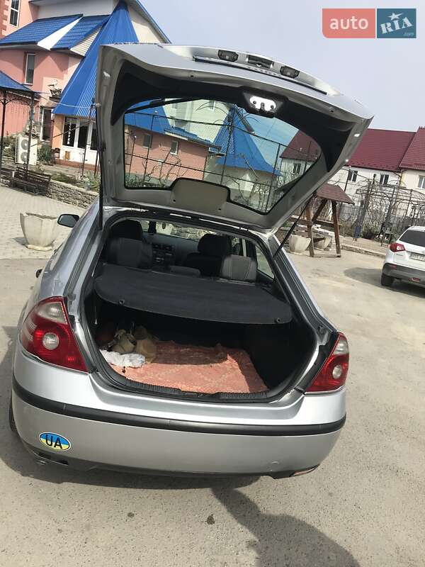 Лифтбек Ford Mondeo 2005 в Каменец-Подольском