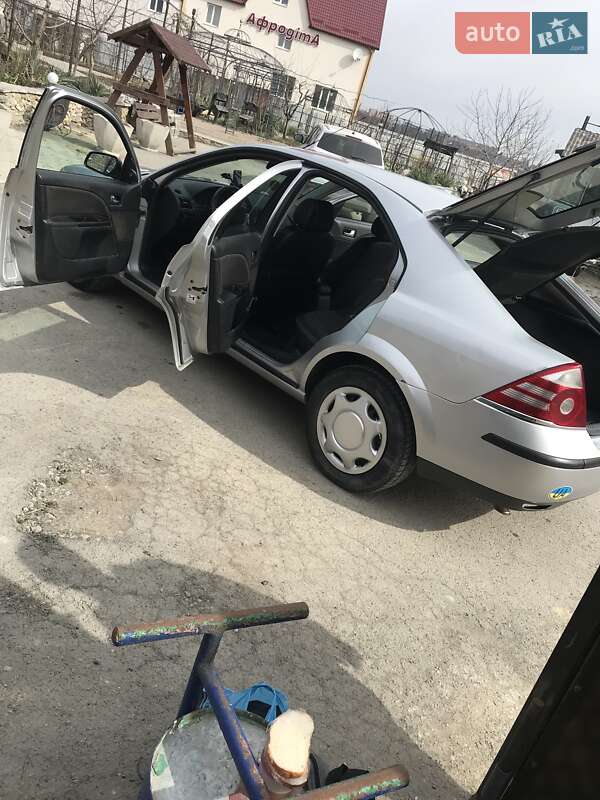 Лифтбек Ford Mondeo 2005 в Каменец-Подольском