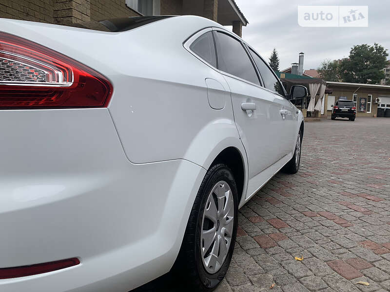Седан Ford Mondeo 2011 в Днепре