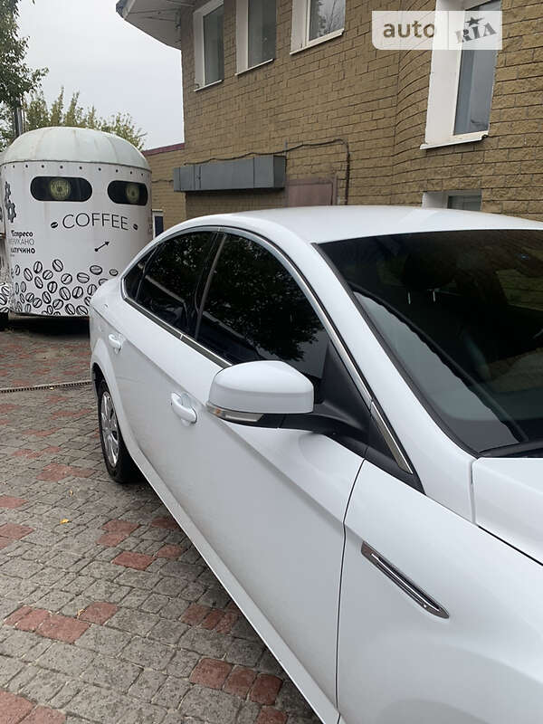 Седан Ford Mondeo 2011 в Днепре