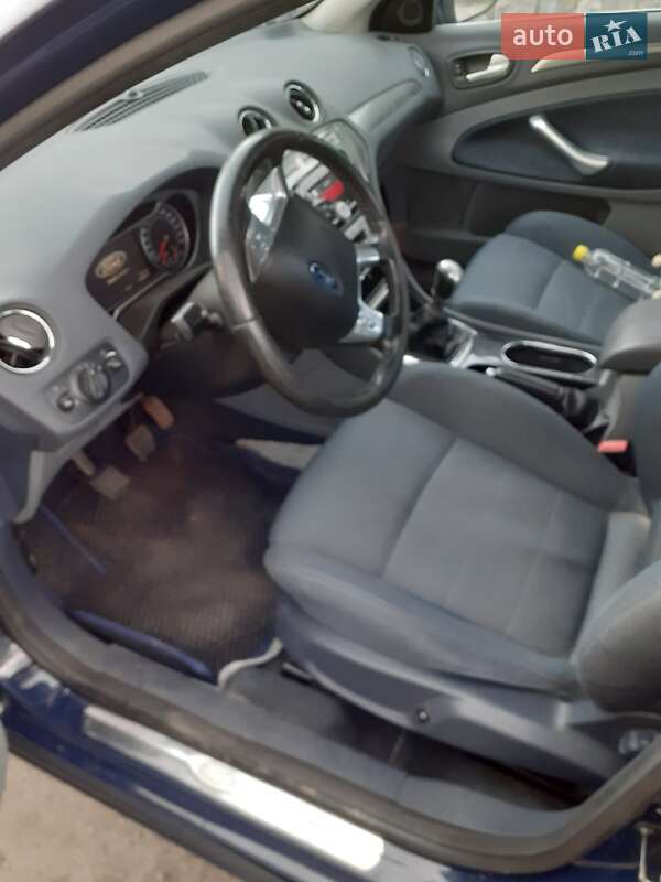 Седан Ford Mondeo 2008 в Гадячі
