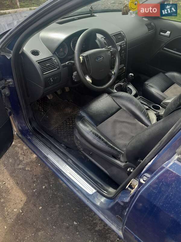 Универсал Ford Mondeo 2003 в Кицмани