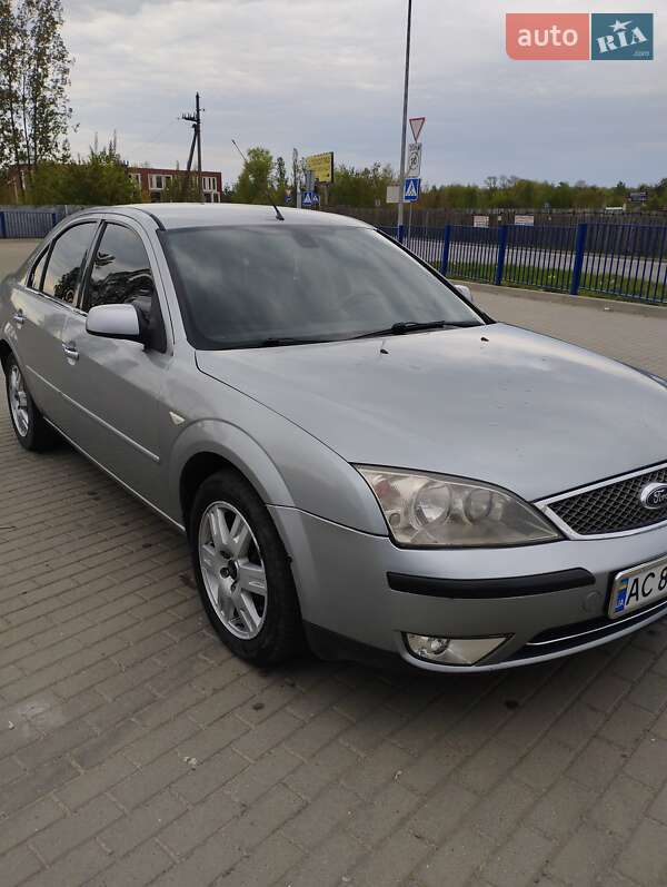 Лифтбек Ford Mondeo 2003 в Ковеле