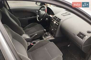 Ліфтбек Ford Mondeo 2003 в Ковелі