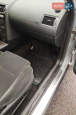 Ліфтбек Ford Mondeo 2003 в Ковелі