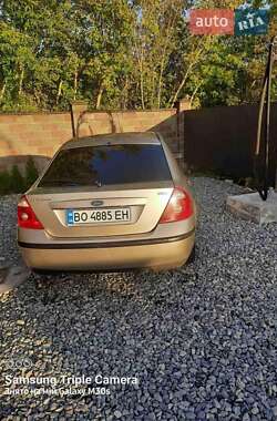 Седан Ford Mondeo 2004 в Шумске