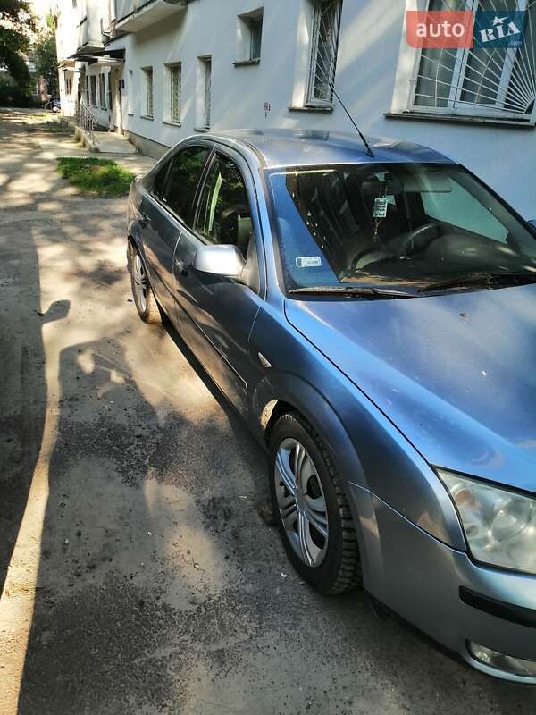Лифтбек Ford Mondeo 2004 в Чернигове