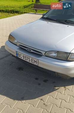 Лифтбек Ford Mondeo 1995 в Самборе