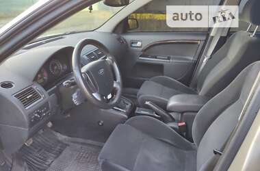 Седан Ford Mondeo 2004 в 