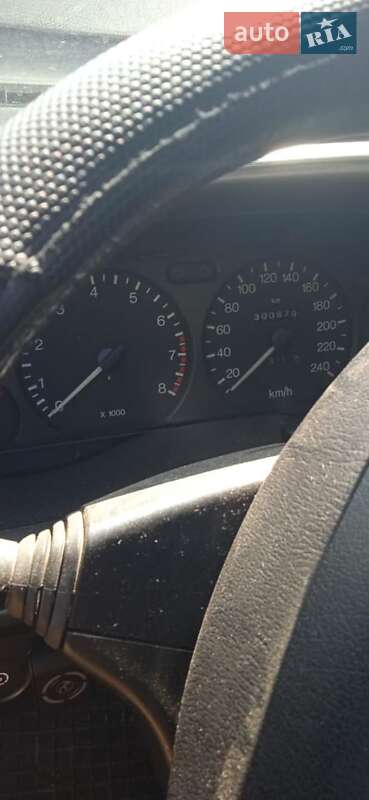 Седан Ford Mondeo 1998 в Новом Роздоле