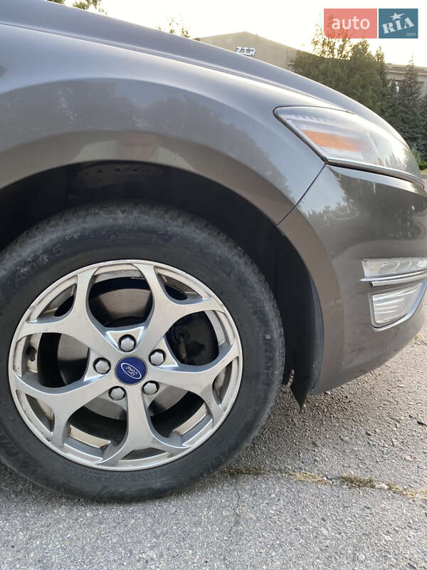 Седан Ford Mondeo 2011 в Запорожье