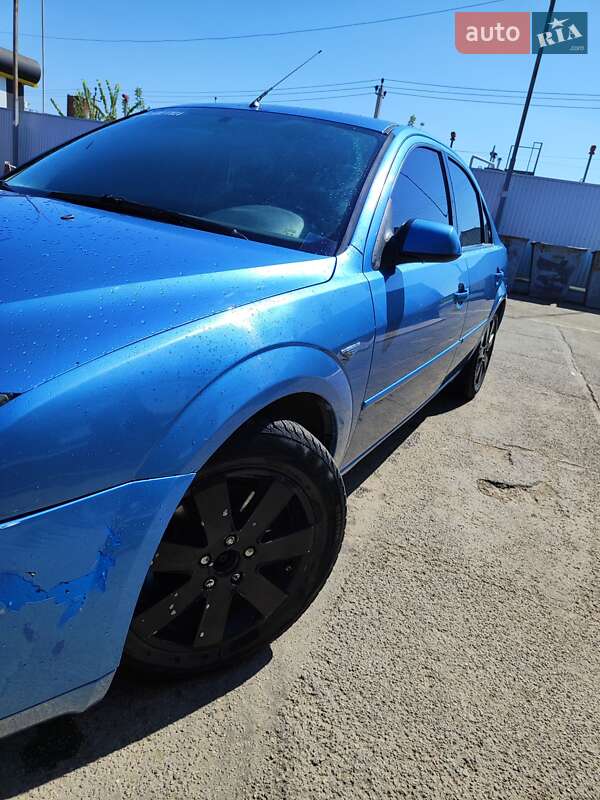 Лифтбек Ford Mondeo 2002 в Черновцах