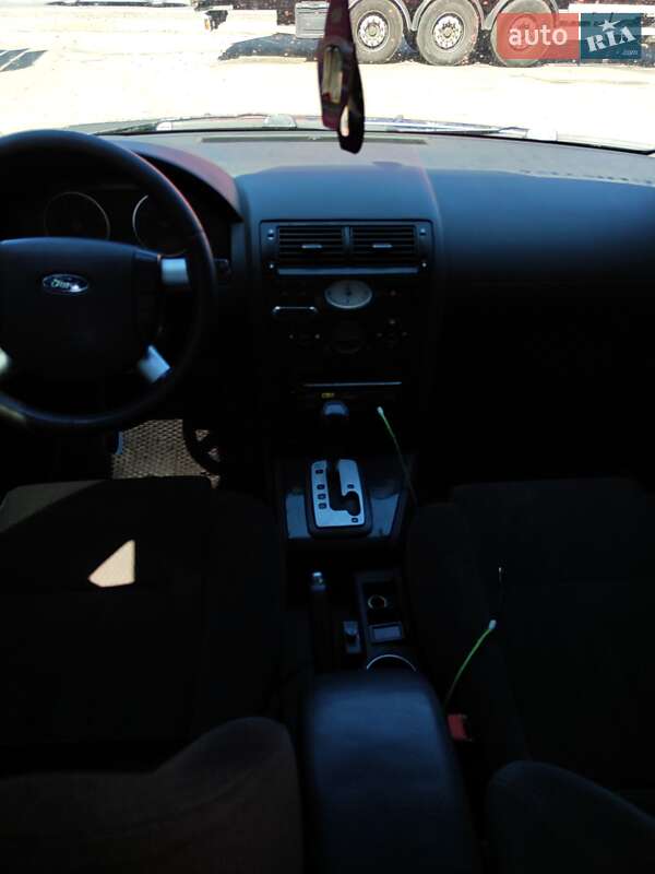 Лифтбек Ford Mondeo 2002 в Черновцах