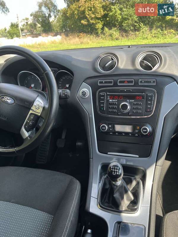 Седан Ford Mondeo 2012 в Ахтырке