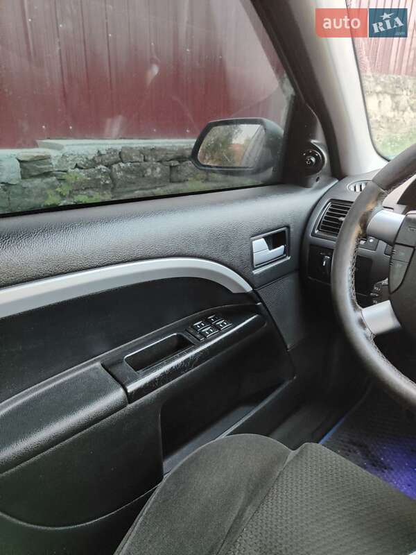 Лифтбек Ford Mondeo 2002 в Черновцах