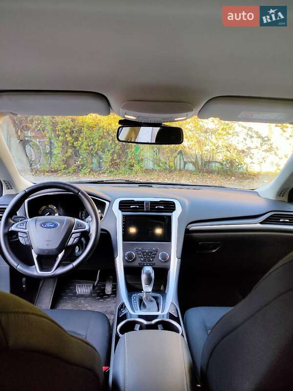 Седан Ford Mondeo 2016 в Киеве