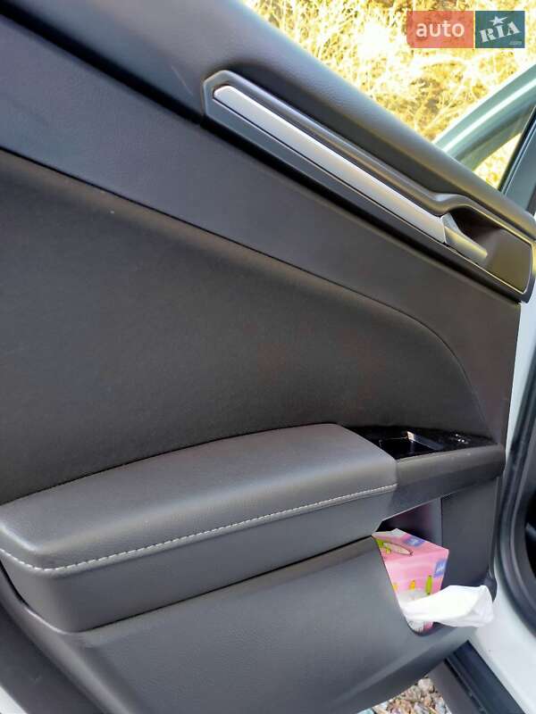 Седан Ford Mondeo 2016 в Киеве